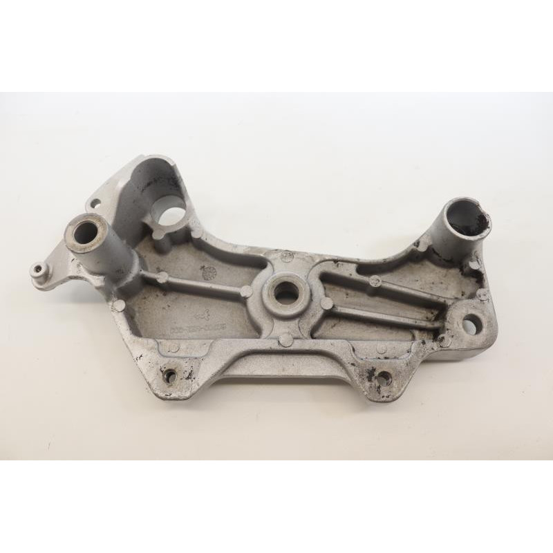 Support moteur gauche HONDA CB 600 F HORNET 1998 à 2002