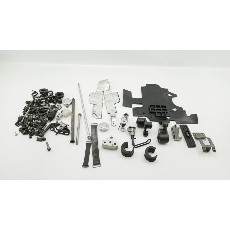 Kit visserie YAMAHA XJR 1300 2007 à 2014