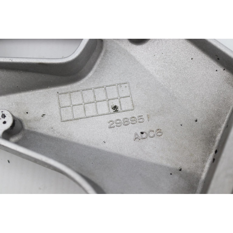 Platine avant gauche SUZUKI GSX 1300 BKING 2007 à 2011