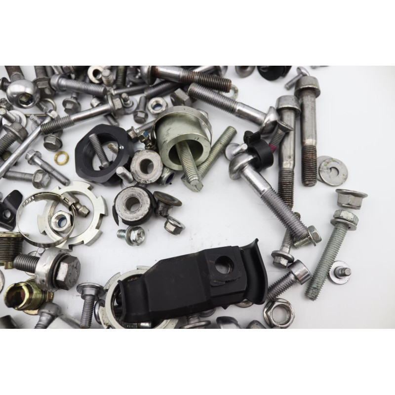 Kit visserie TRIUMPH STREET TRIPLE 675 R 2007 à 2011