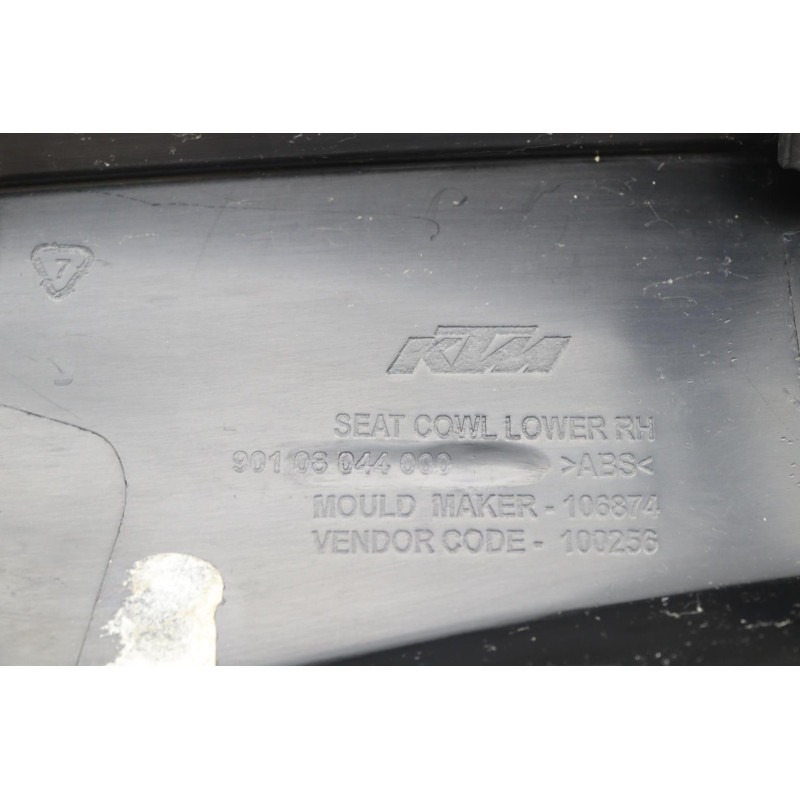 Coque arrière droite KTM DUKE 390 2013 à 2016