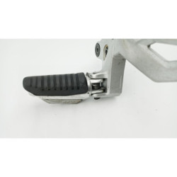 Platine avant gauche SUZUKI GSR 750 2011 à 2016