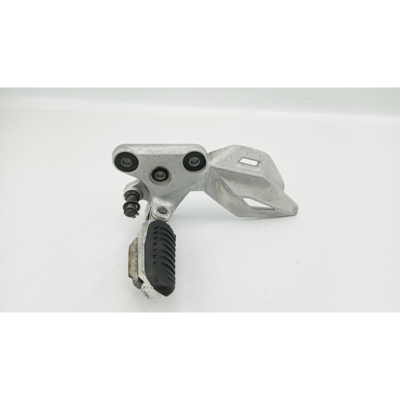 Platine avant gauche SUZUKI GSR 750 2011 à 2016
