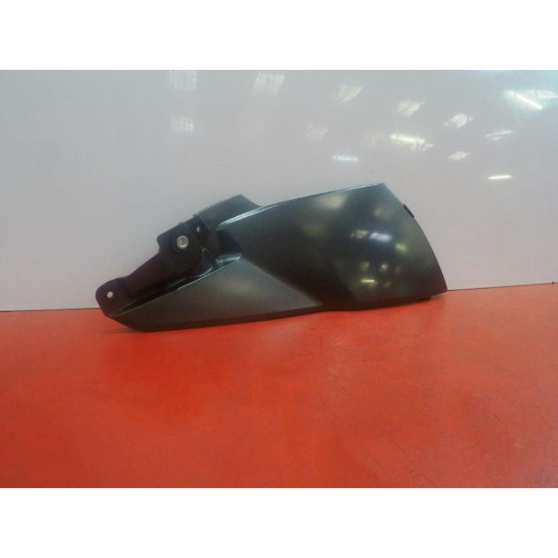 Habillage de réservoir droit SUZUKI GSX 1300 BKING 2007 à 2011