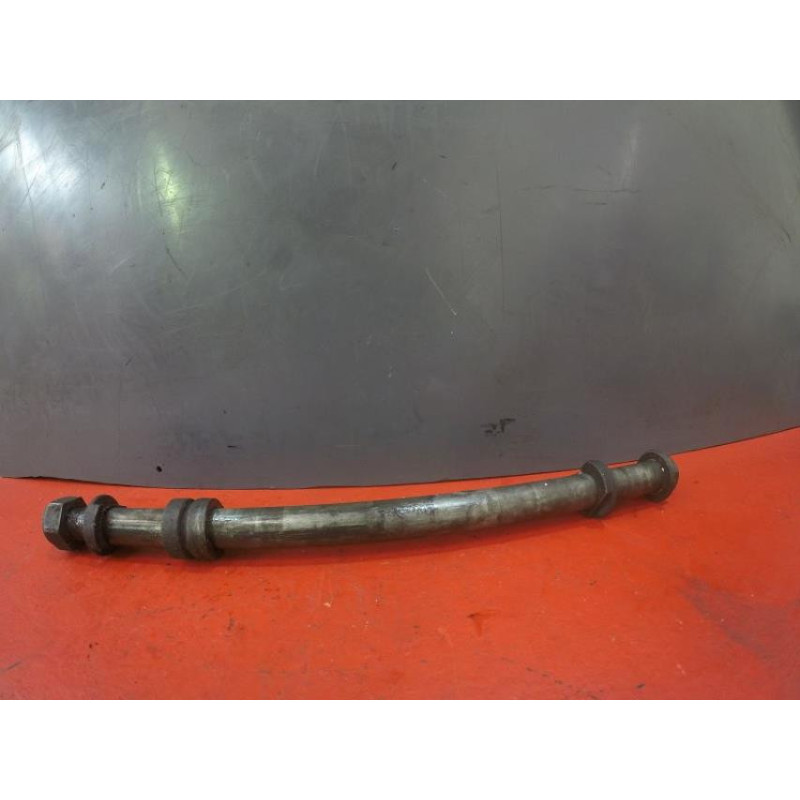 Axe de roue arrière HONDA VFR 750 1986 à 1987