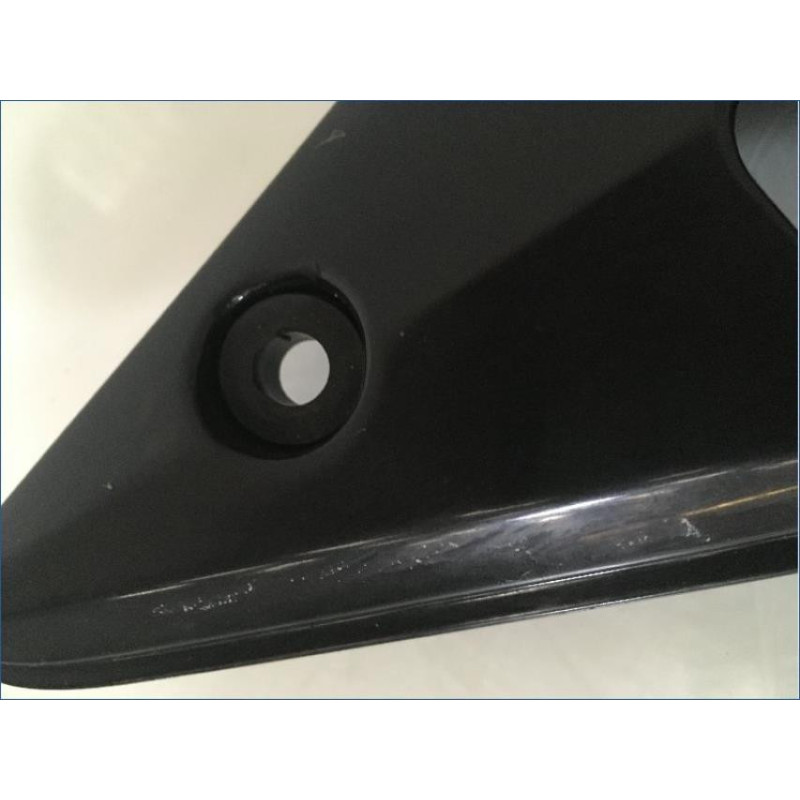 Demi flanc de selle droit SUZUKI GSF 600 BANDIT N 2000 à 2004