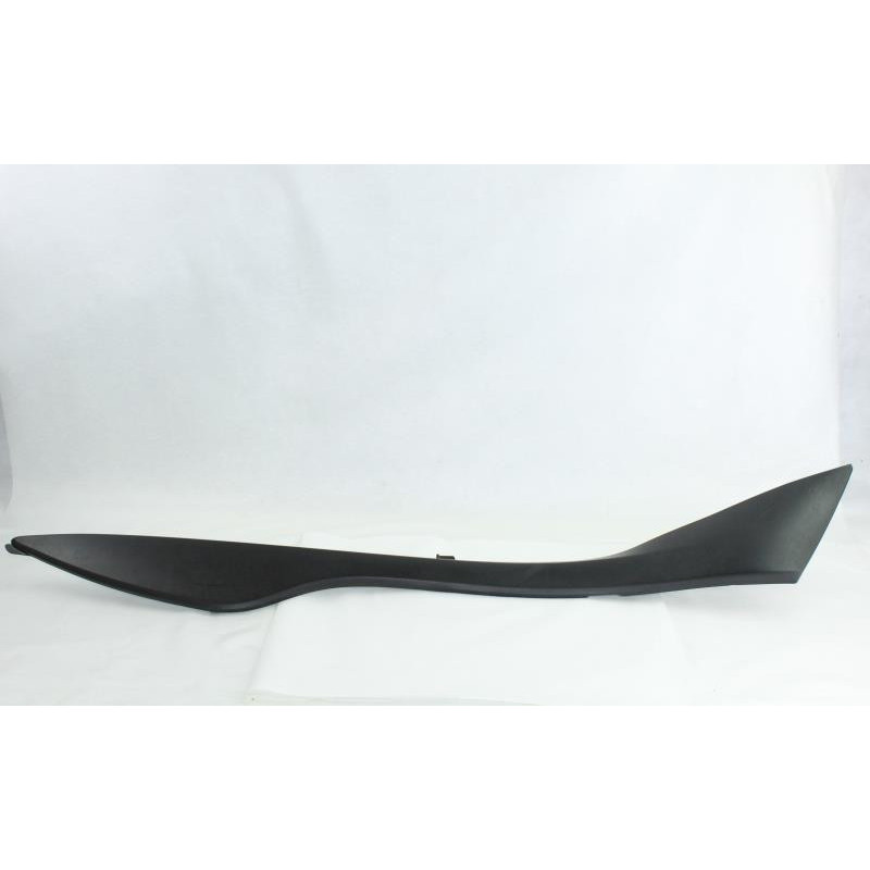 Demi flanc de selle droit SUZUKI UH 400 BURGMAN 2007 à 2010