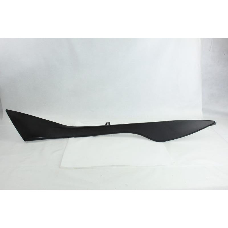 Demi flanc de selle gauche SUZUKI UH 400 BURGMAN 2007 à 2010
