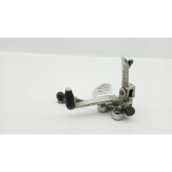 Platine avant gauche SUZUKI GSXR 1000 2005 à 2006