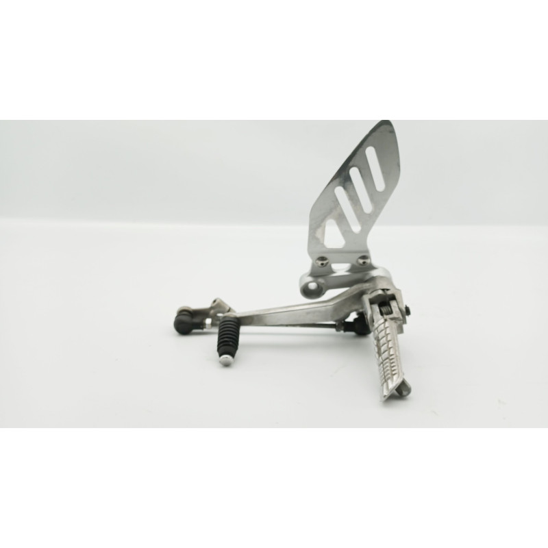 Platine avant gauche SUZUKI GSXR 1000 2005 à 2006